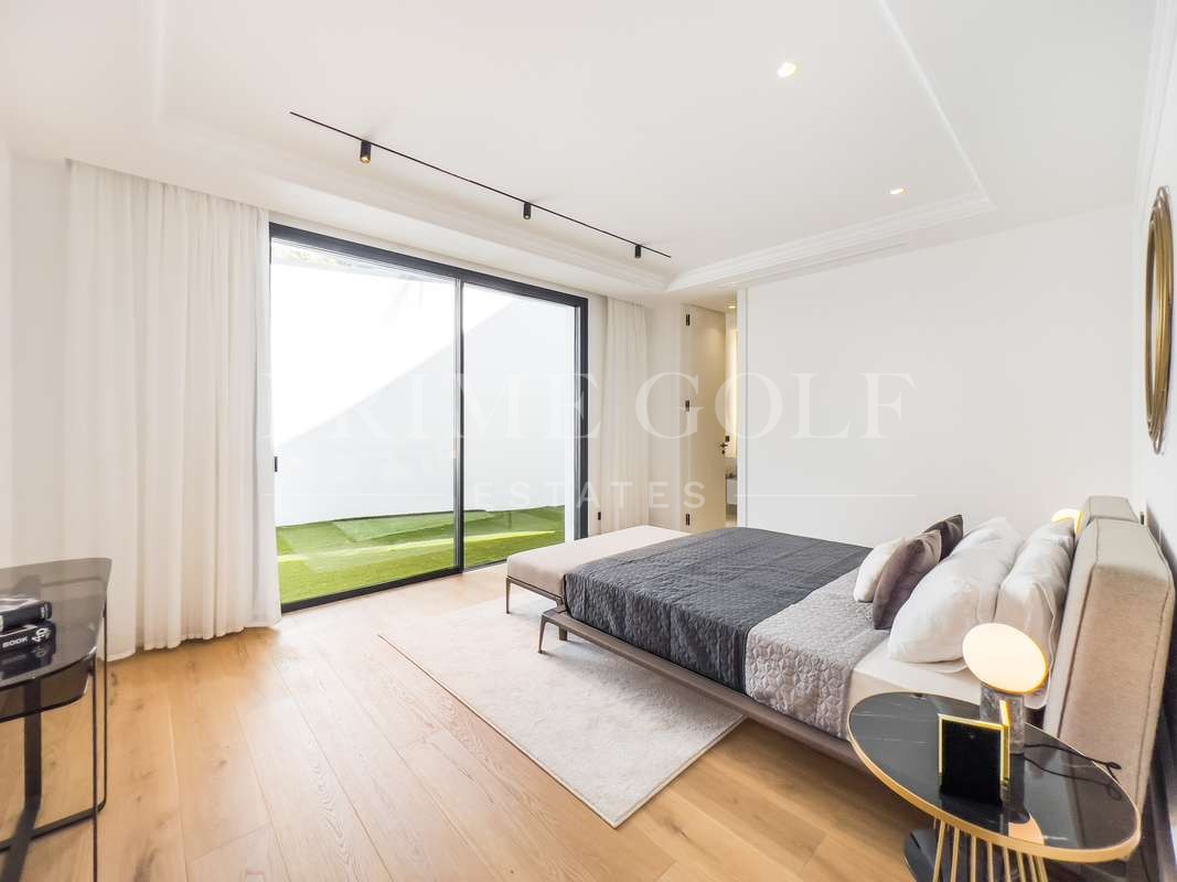 7 bed Villa For Sale in Marbella, Malaga - thumb 9