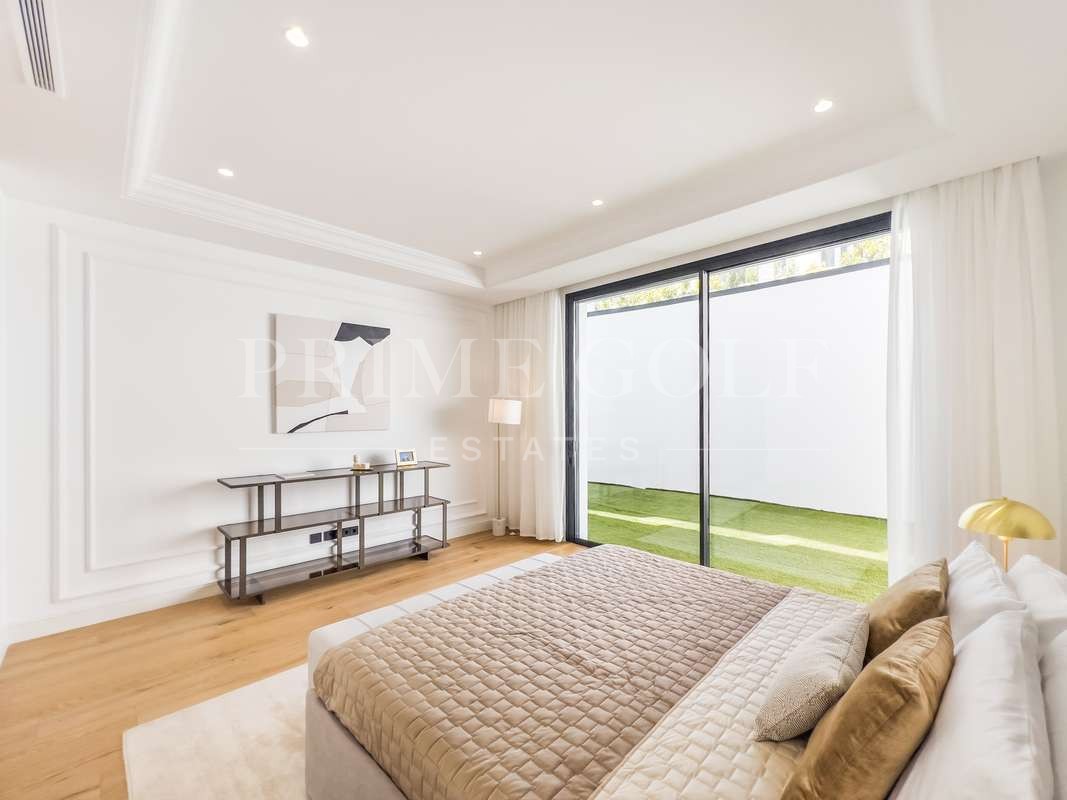 7 bed Villa For Sale in Marbella, Malaga - thumb 11