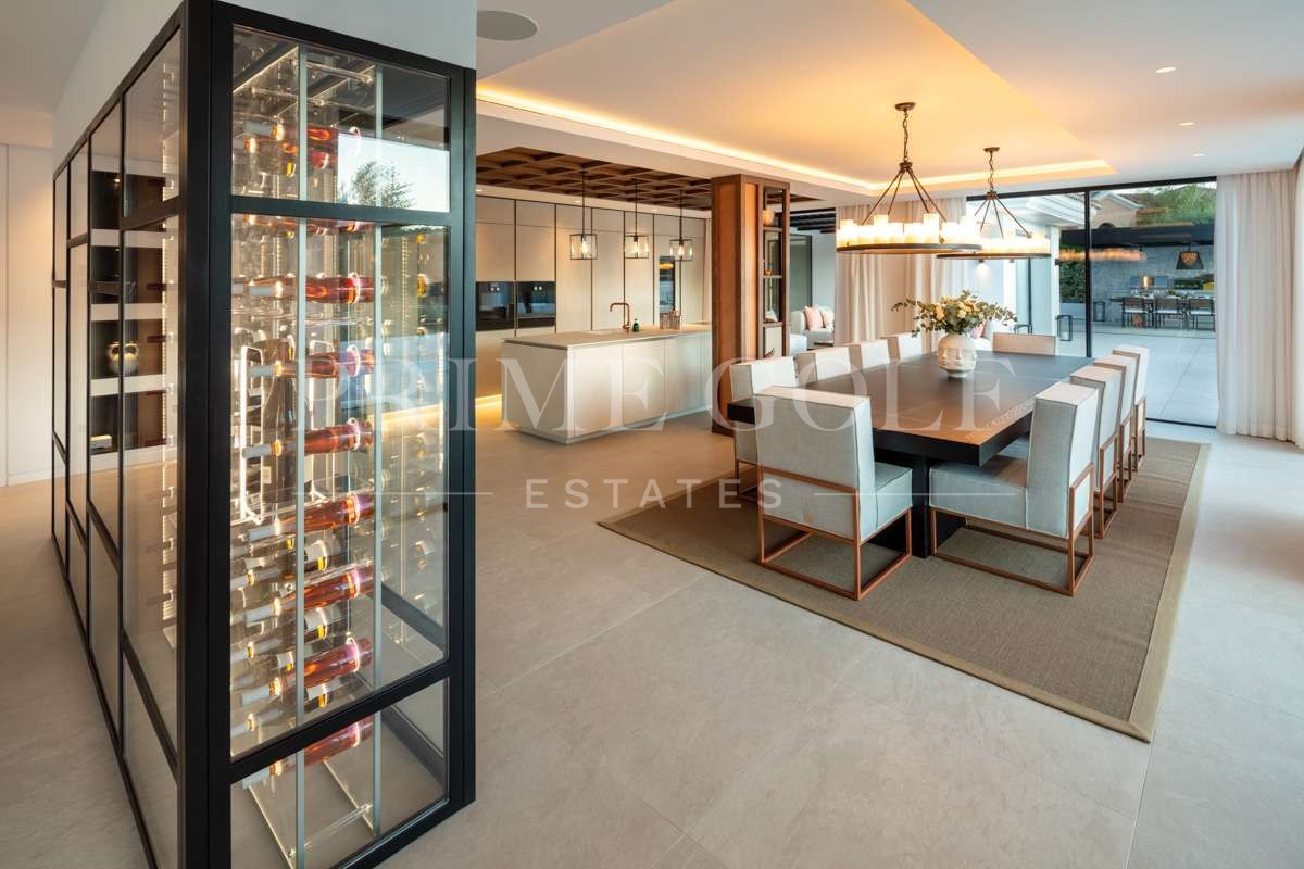 5 bed Villa For Sale in Marbella, Malaga - thumb 5