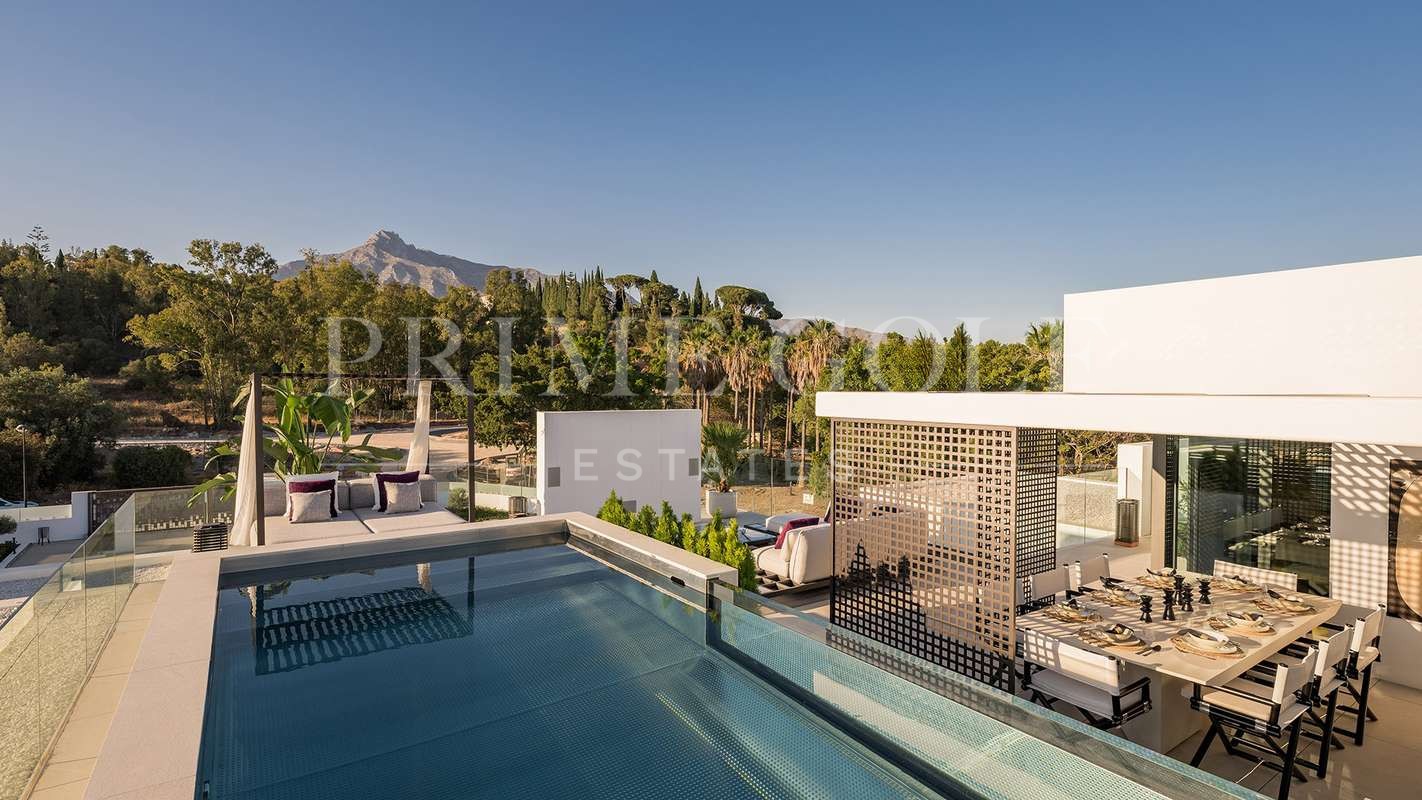 4 bed Villa For Sale in Marbella, Malaga - thumb 4