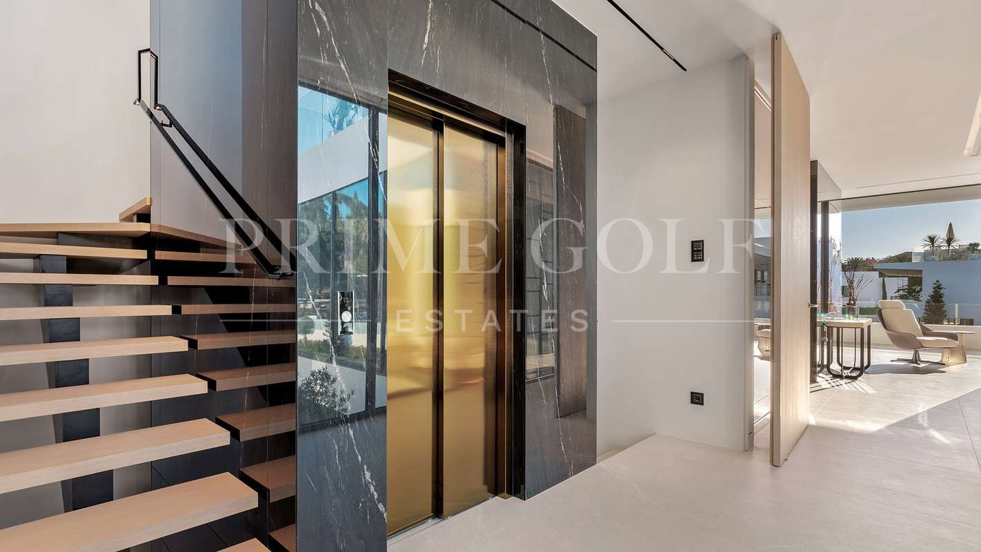 4 bed Villa For Sale in Marbella, Malaga - thumb 33