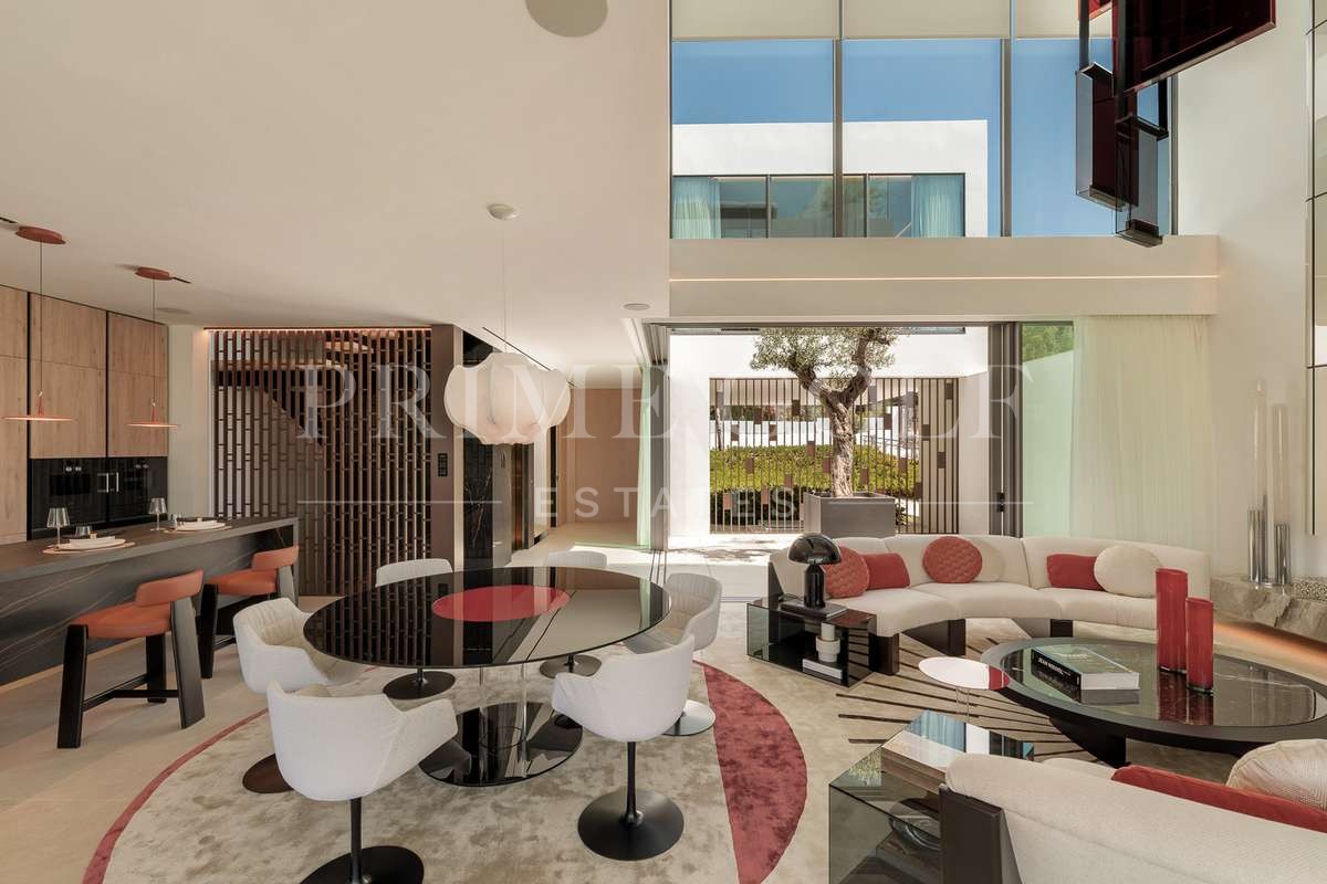 4 bed Villa For Sale in Marbella, Malaga - thumb 3
