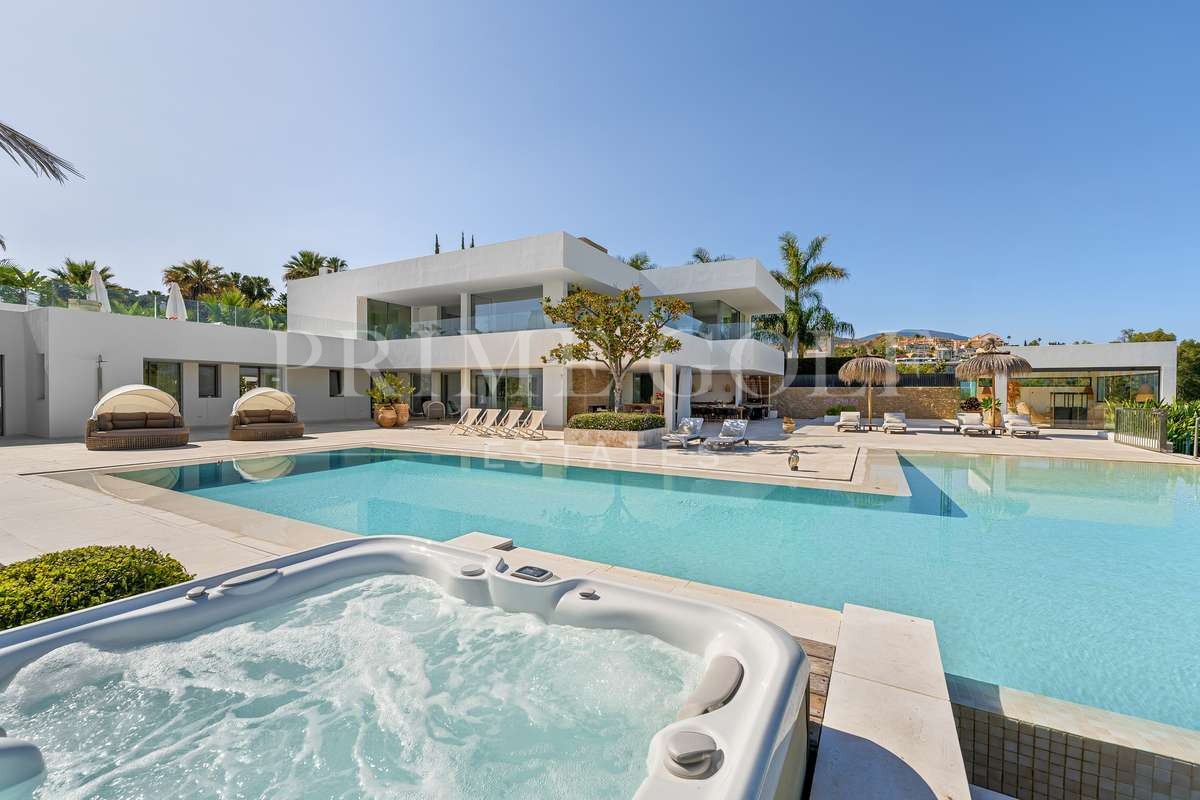 7 bed Villa For Sale in Marbella, Malaga - thumb 31