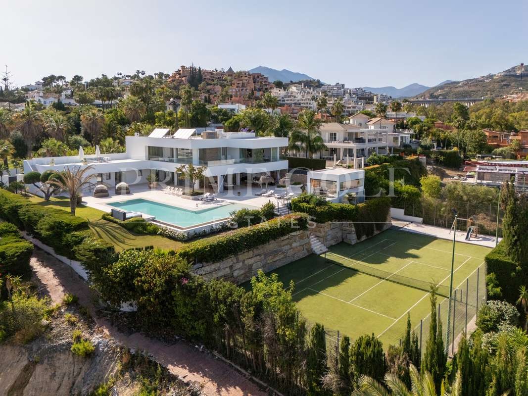 7 bed Villa For Sale in Marbella, Malaga - thumb 38