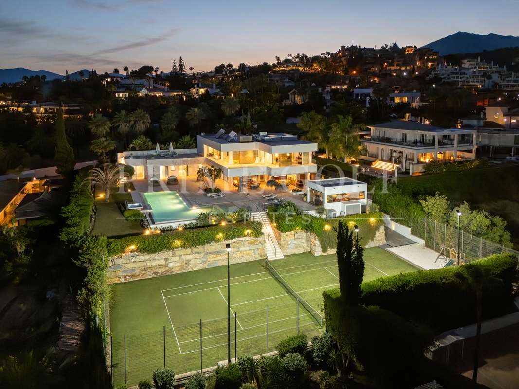 7 bed Villa For Sale in Marbella, Malaga - thumb 40