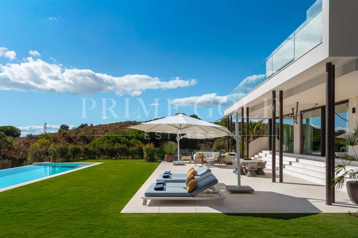 5 bed Villa For Sale in Marbella, Malaga - thumb 2