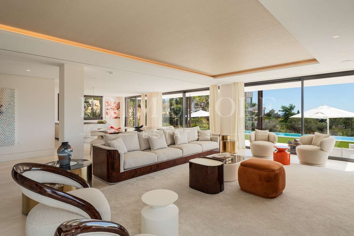 5 bed Villa For Sale in Marbella, Malaga - thumb 5
