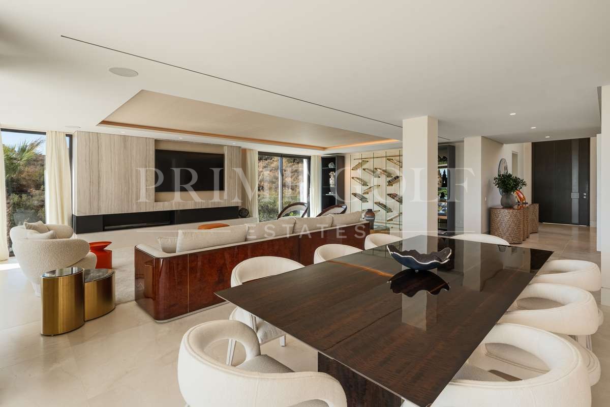 5 bed Villa For Sale in Marbella, Malaga - thumb 8