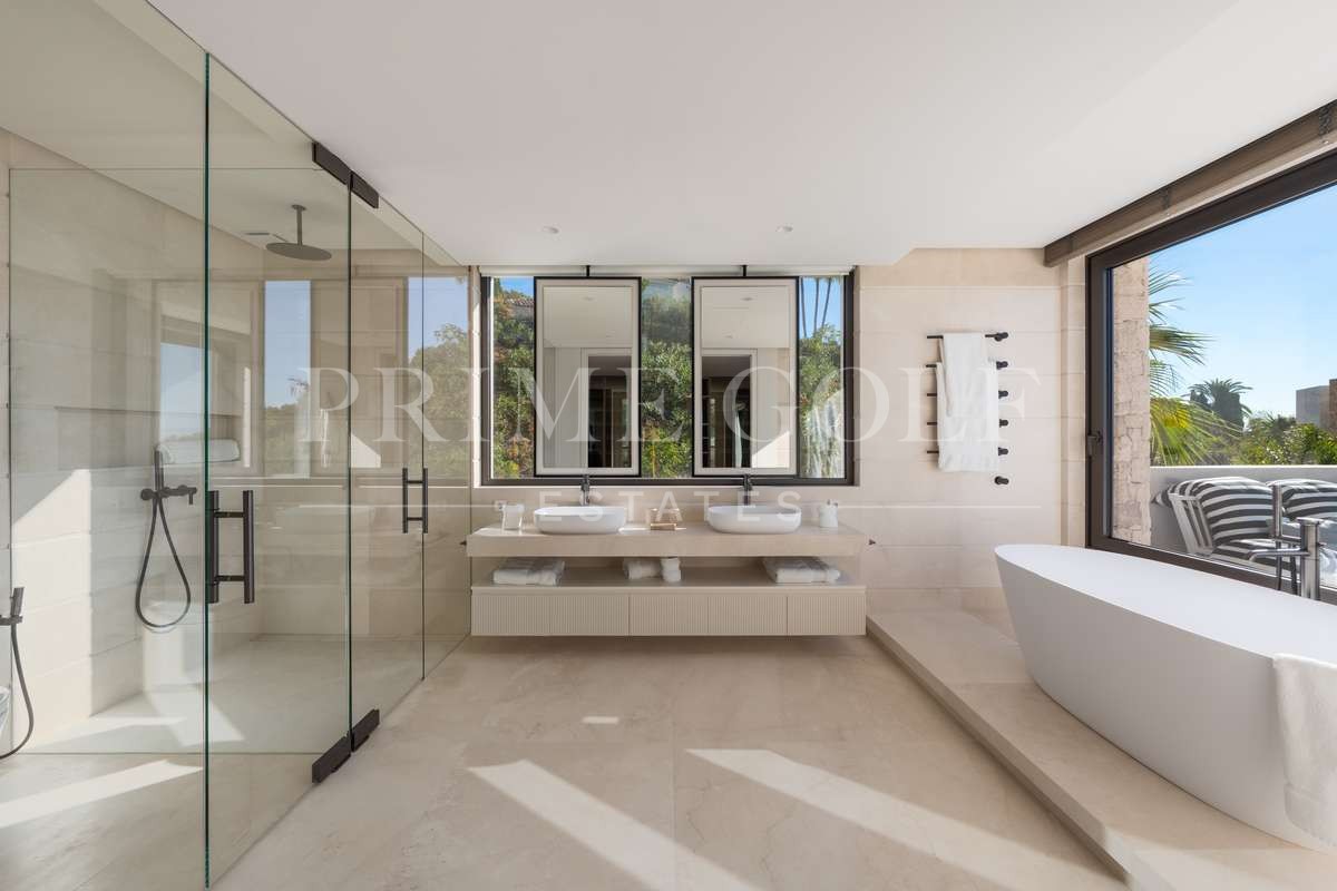 5 bed Villa For Sale in Marbella, Malaga - thumb 17
