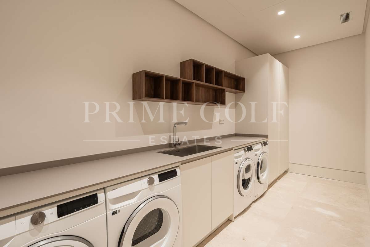 5 bed Villa For Sale in Marbella, Malaga - thumb 23