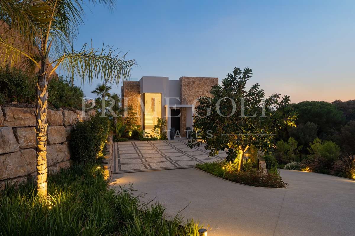 5 bed Villa For Sale in Marbella, Malaga - thumb 28