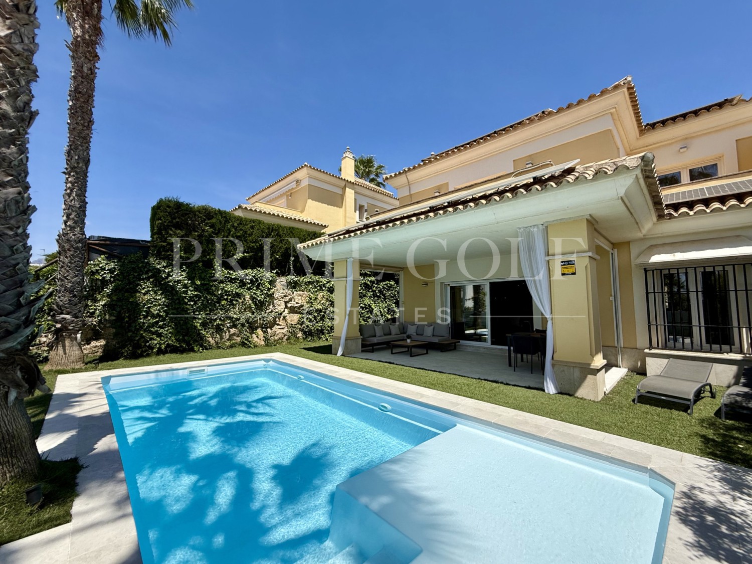 4 bed Townhouse For Sale in Marbella East, Malaga - thumb 1