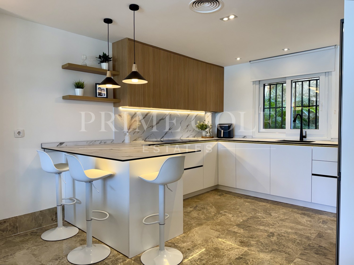 4 bed Townhouse For Sale in Marbella East, Malaga - thumb 5
