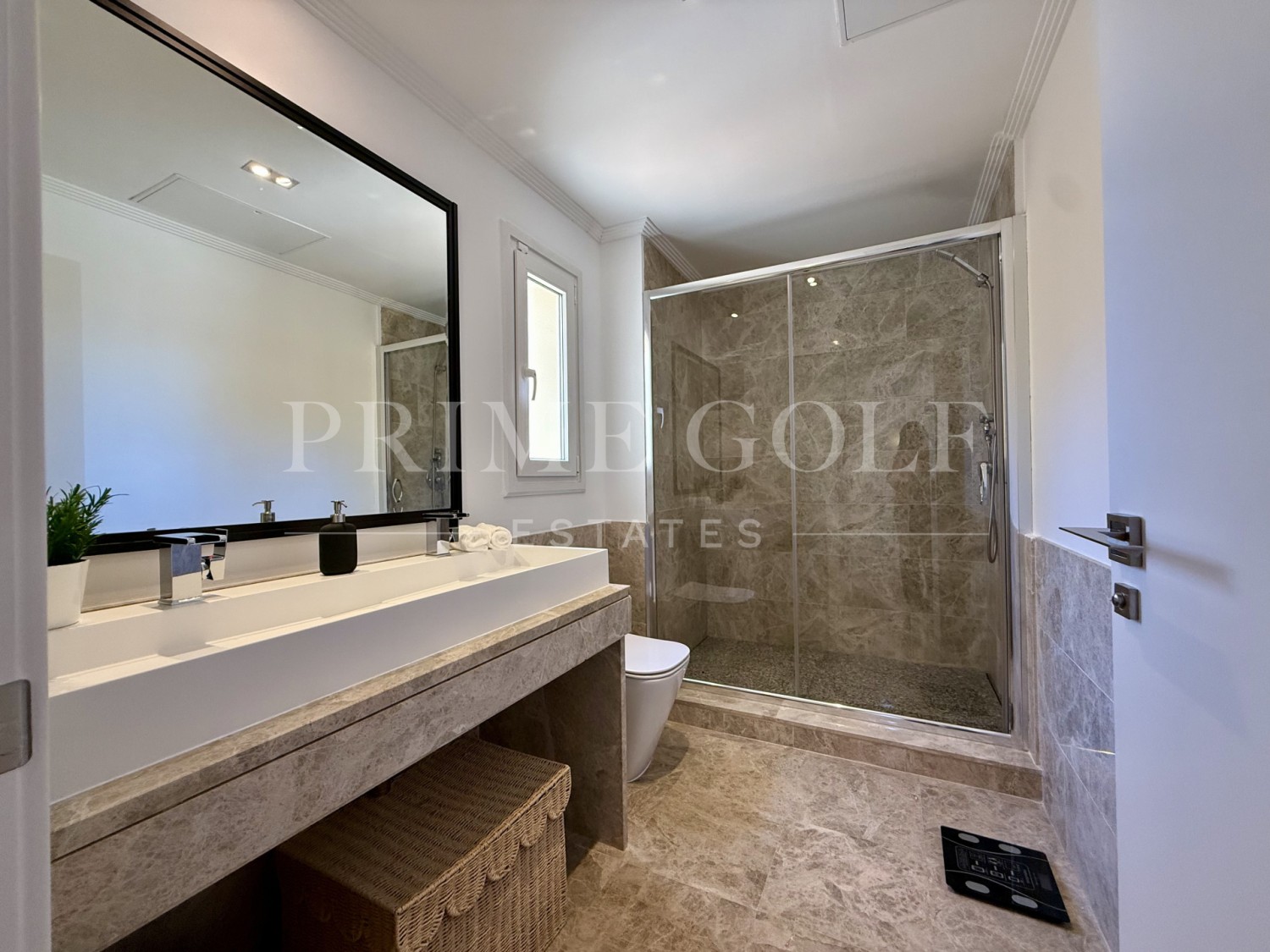 4 bed Townhouse For Sale in Marbella East, Malaga - thumb 8