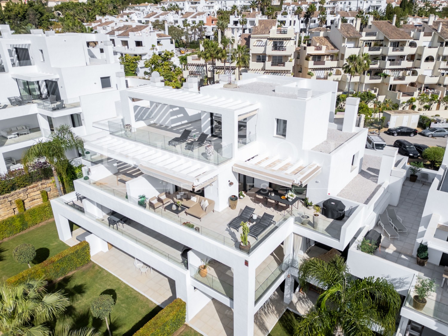 3 bed Penthouse For Sale in Estepona, Malaga - thumb 1