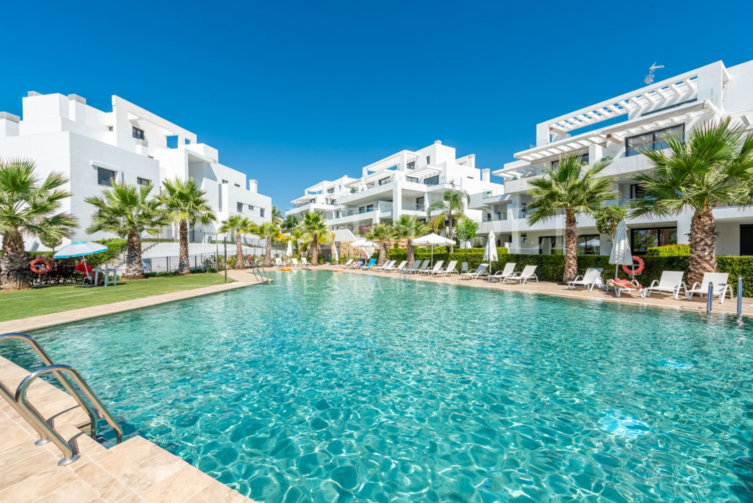 3 bed Penthouse For Sale in Estepona, Malaga - thumb 2