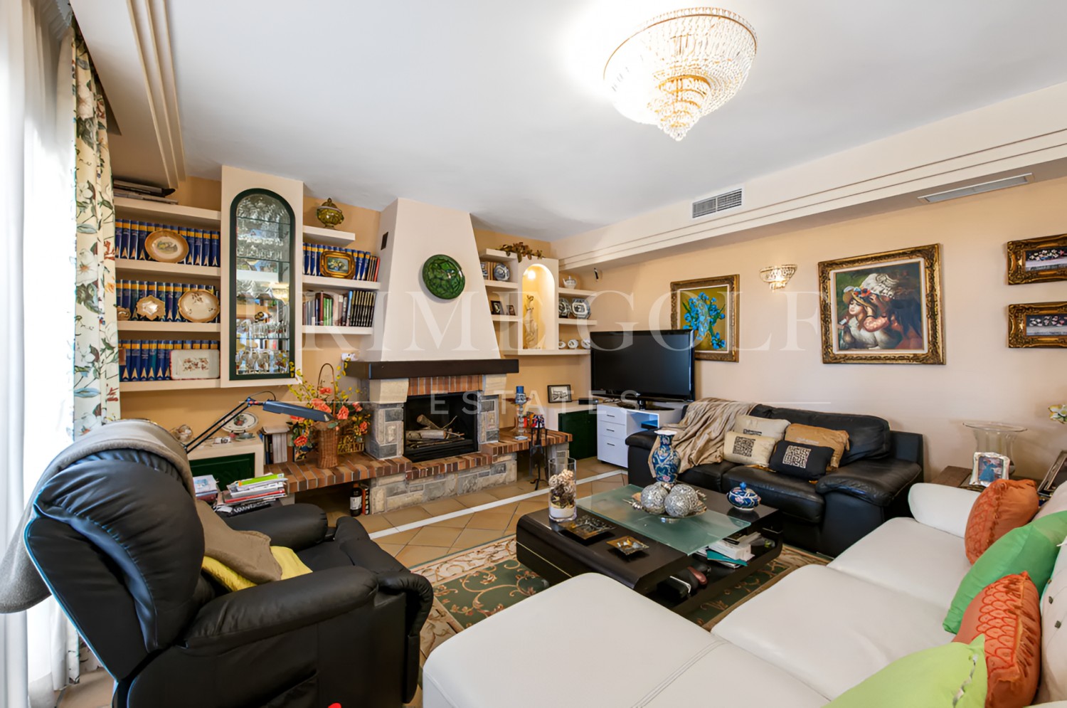 6 bed Villa For Sale in Estepona, Malaga - thumb 6