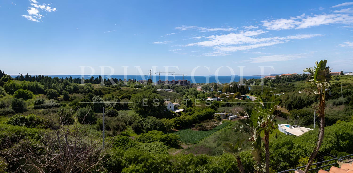 6 bed Villa For Sale in Estepona, Malaga - thumb 8