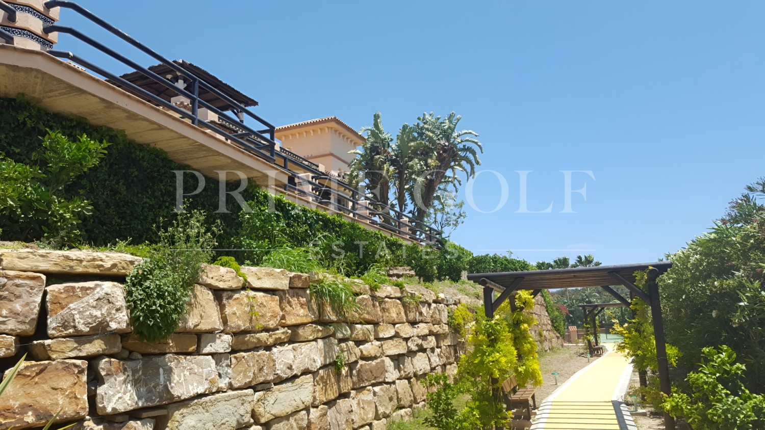 6 bed Villa For Sale in Estepona, Malaga - thumb 11