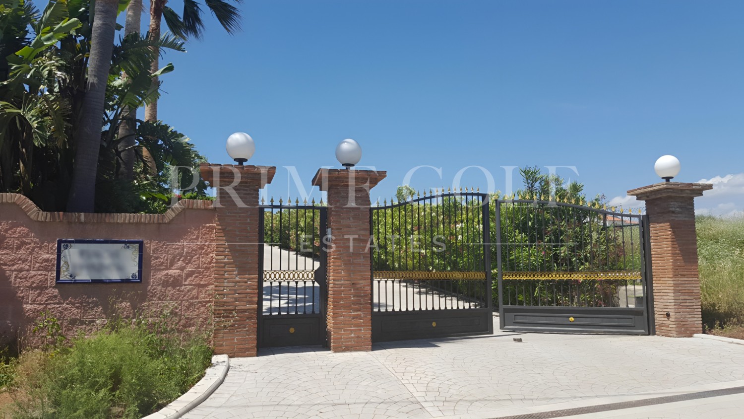 6 bed Villa For Sale in Estepona, Malaga - thumb 24