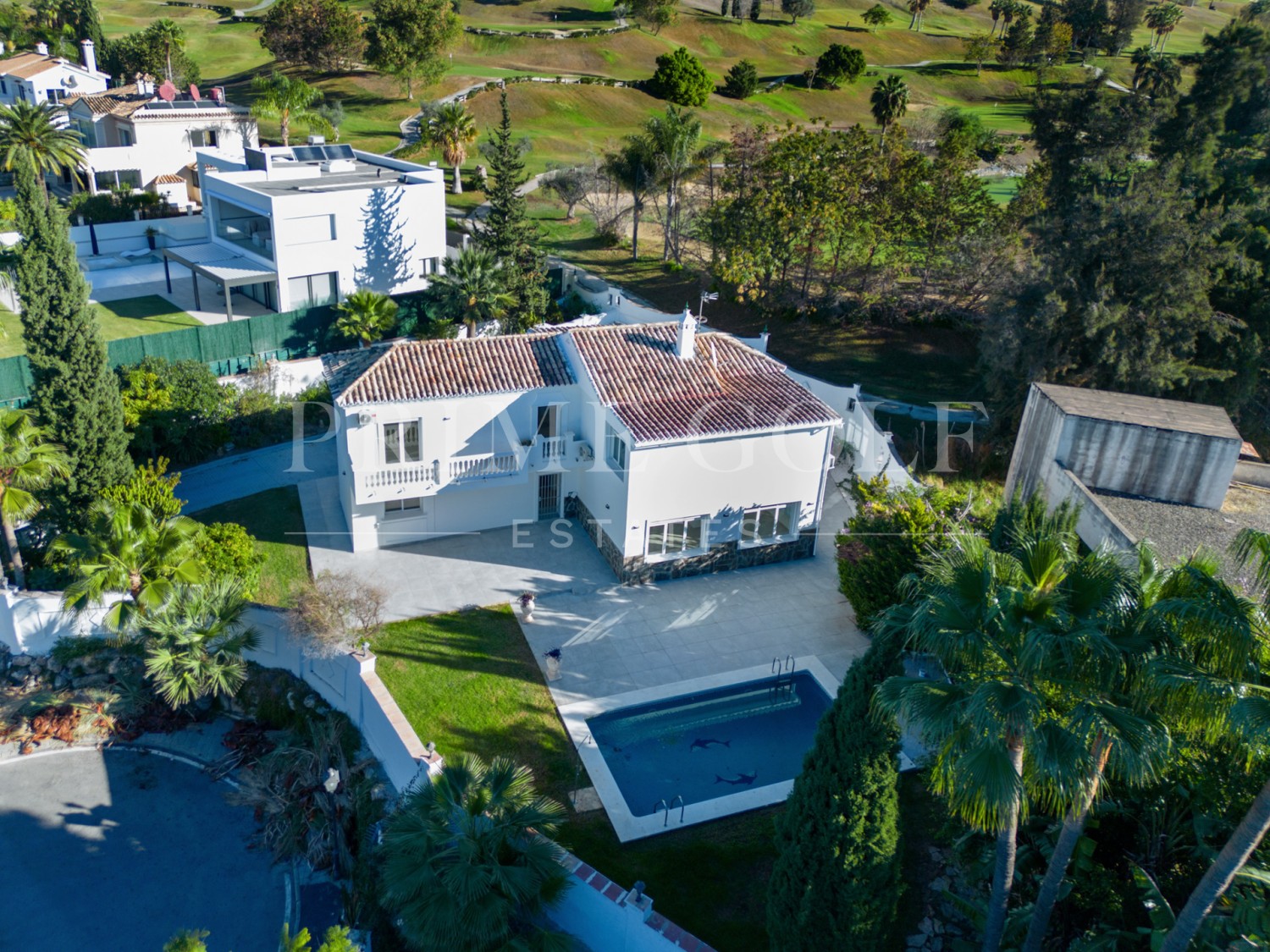 4 bed Villa For Sale in Nueva Andalucia, Malaga - thumb 1