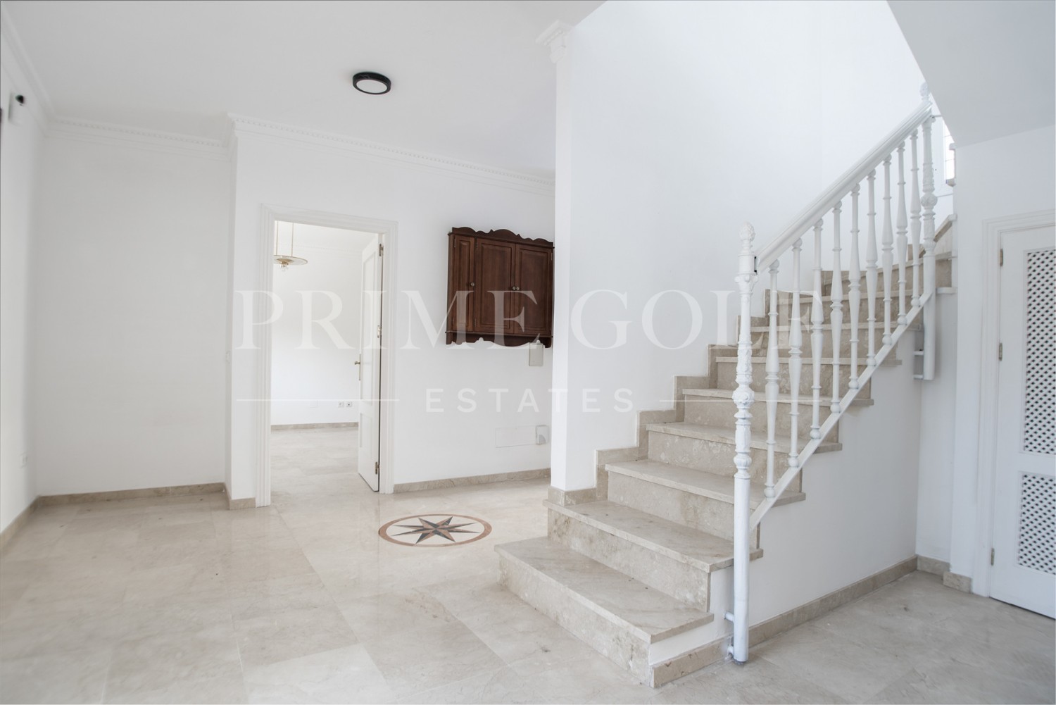4 bed Villa For Sale in Nueva Andalucia, Malaga - thumb 9