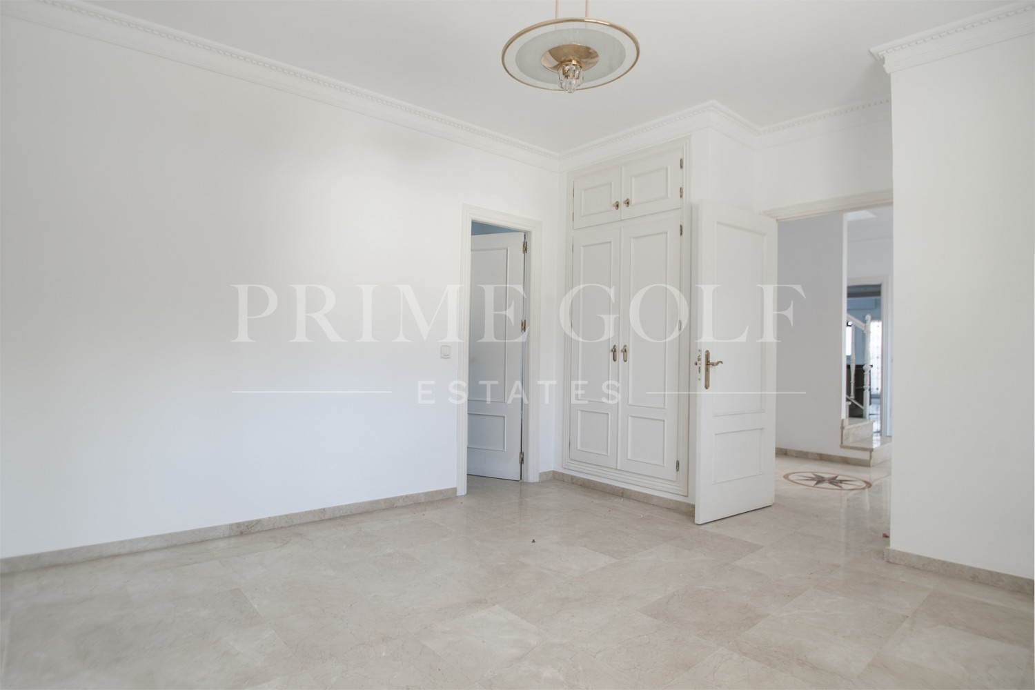 4 bed Villa For Sale in Nueva Andalucia, Malaga - thumb 13