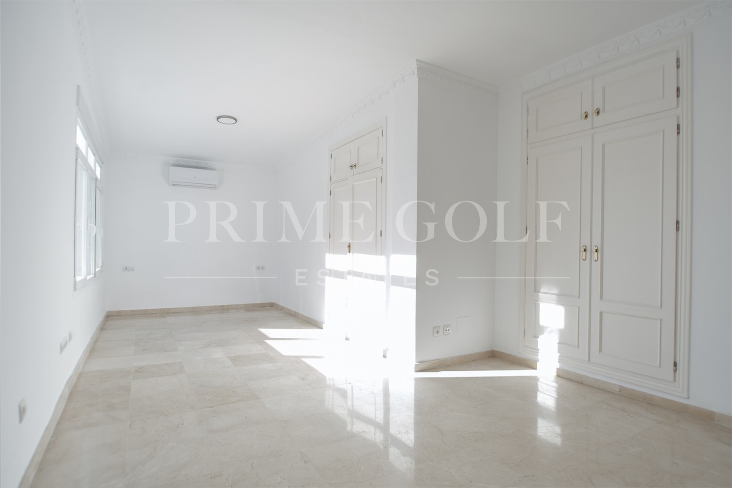 4 bed Villa For Sale in Nueva Andalucia, Malaga - thumb 17
