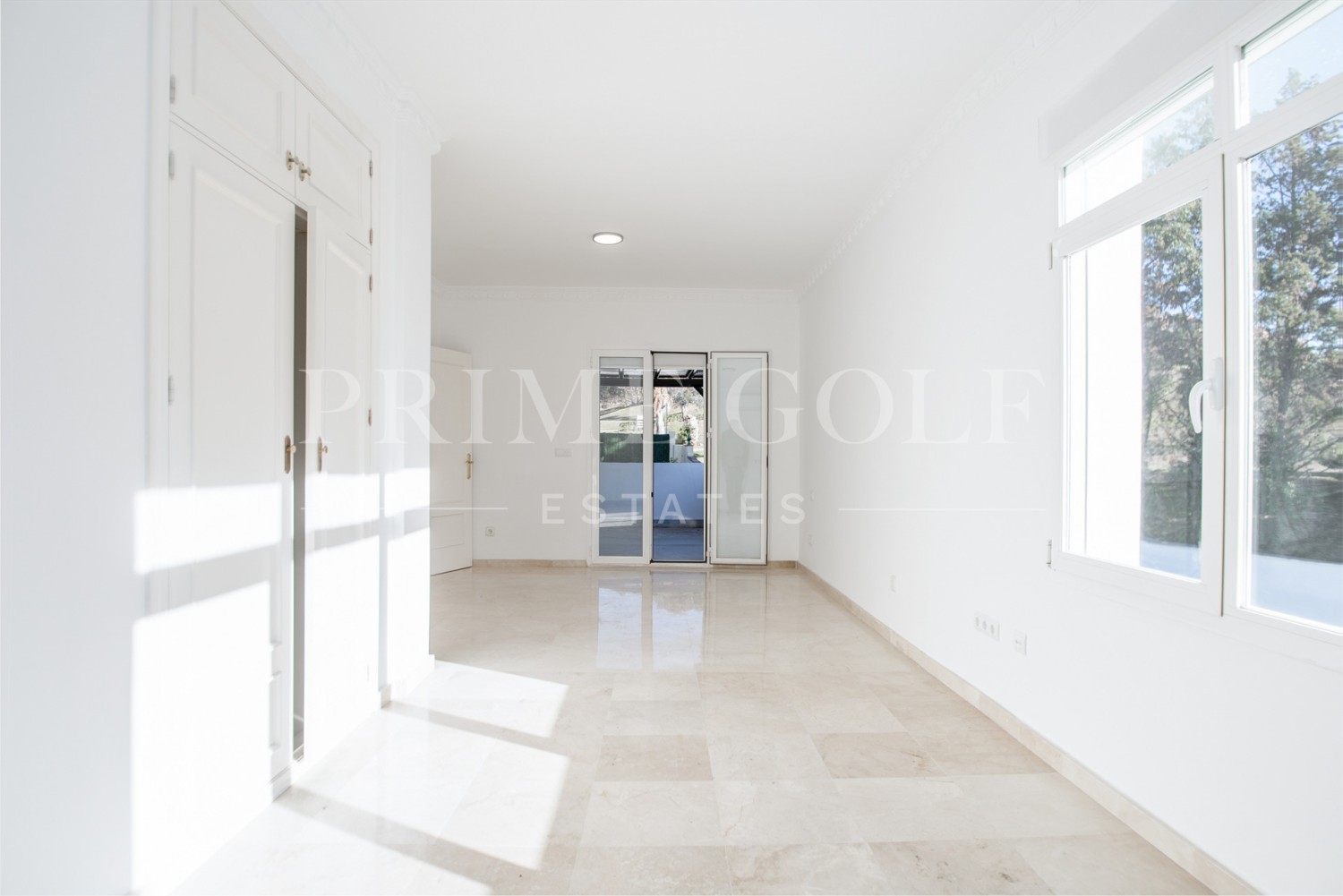4 bed Villa For Sale in Nueva Andalucia, Malaga - thumb 18