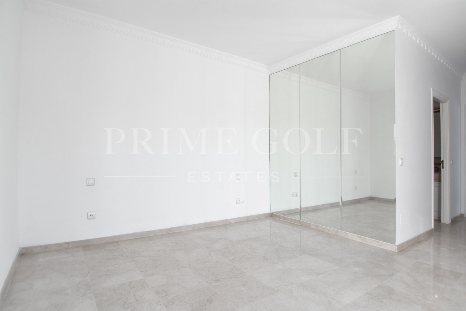 4 bed Villa For Sale in Nueva Andalucia, Malaga - thumb 21