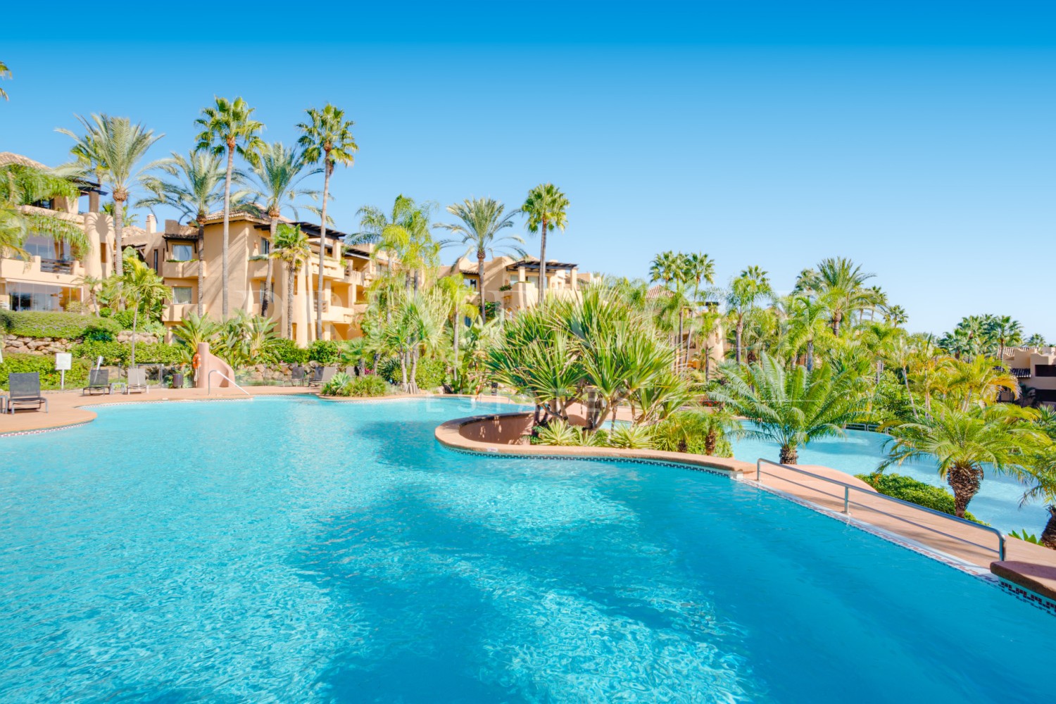 2 bed Apartment For Sale in Marbella Golden Mile, Malaga - thumb 2