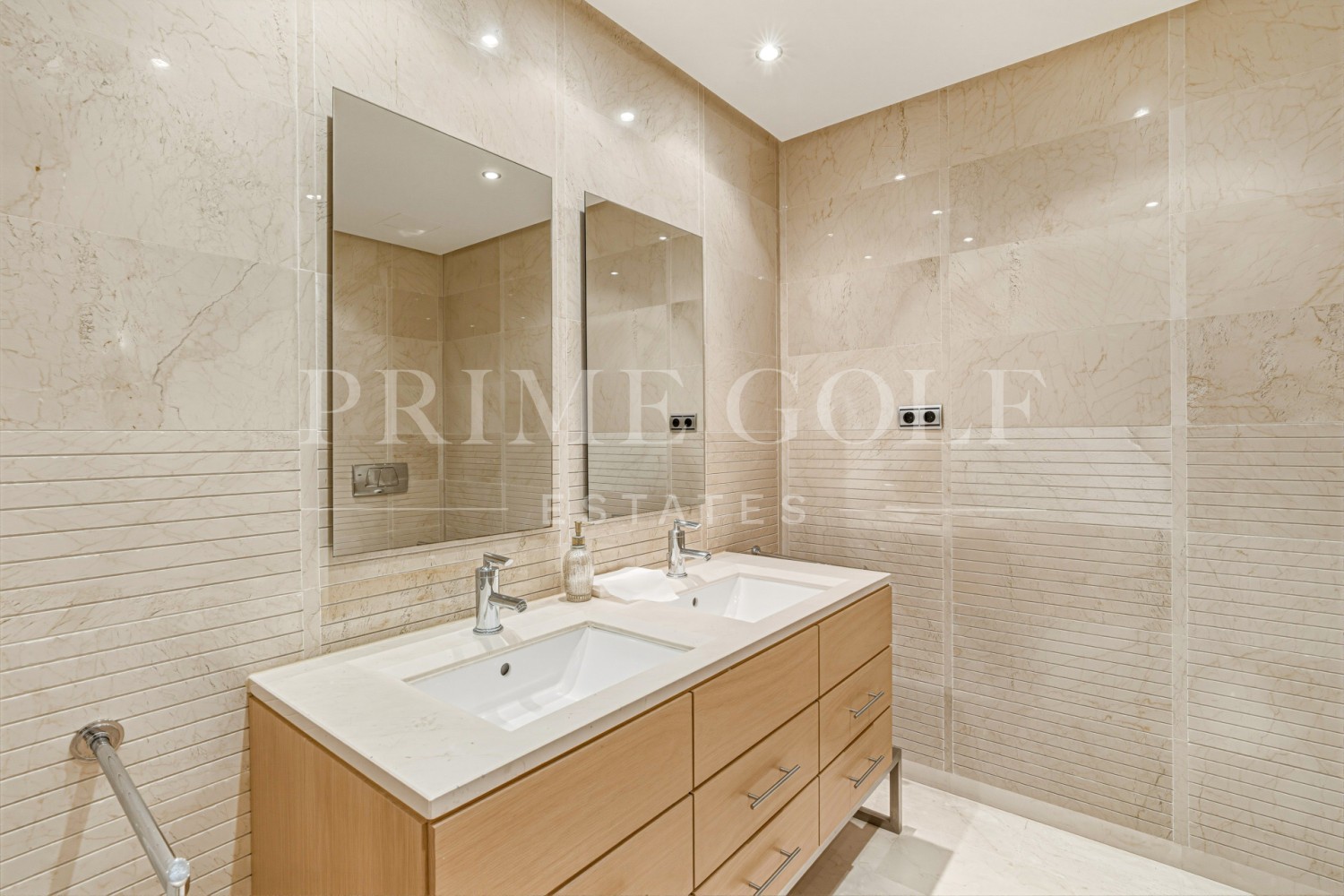 2 bed Apartment For Sale in Marbella Golden Mile, Malaga - thumb 33