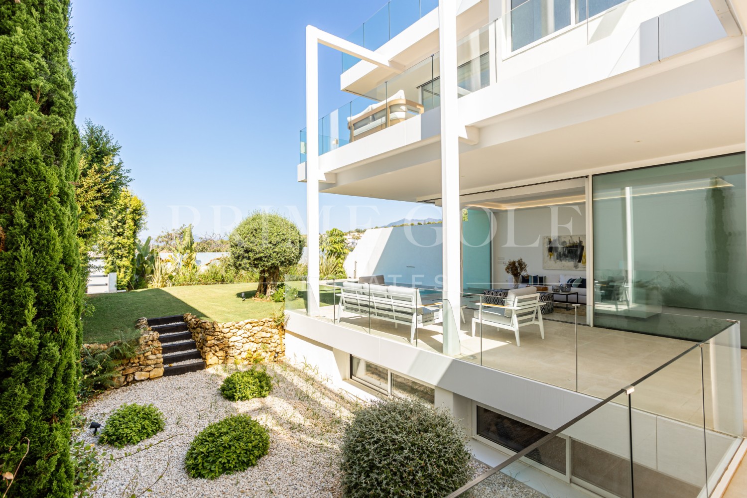 4 bed Villa For Sale in Marbella, Malaga - thumb 1