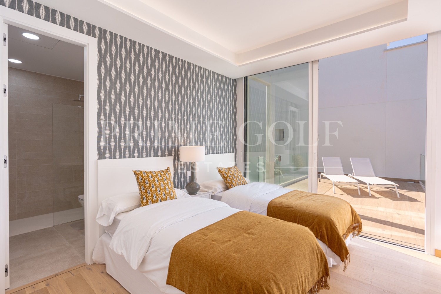 4 bed Villa For Sale in Marbella, Malaga - thumb 3