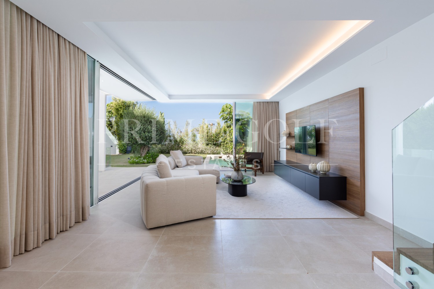 4 bed Villa For Sale in Marbella, Malaga - thumb 4