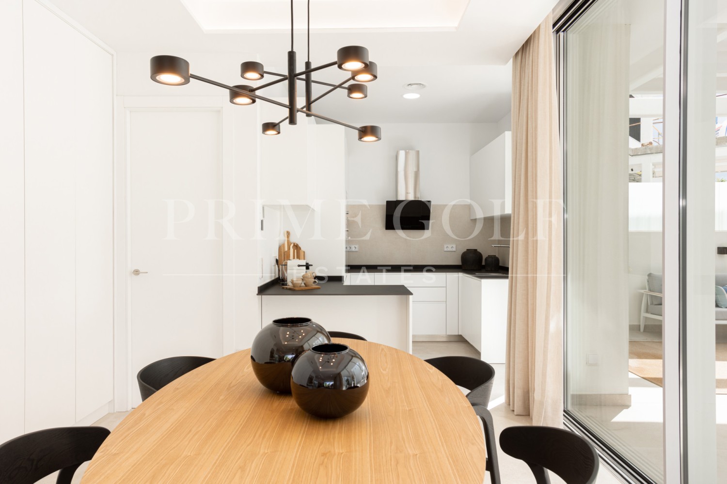 4 bed Villa For Sale in Marbella, Malaga - thumb 9