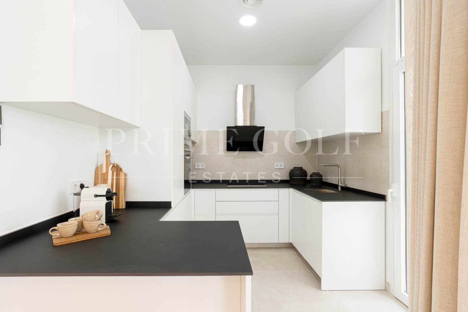 4 bed Villa For Sale in Marbella, Malaga - thumb 10