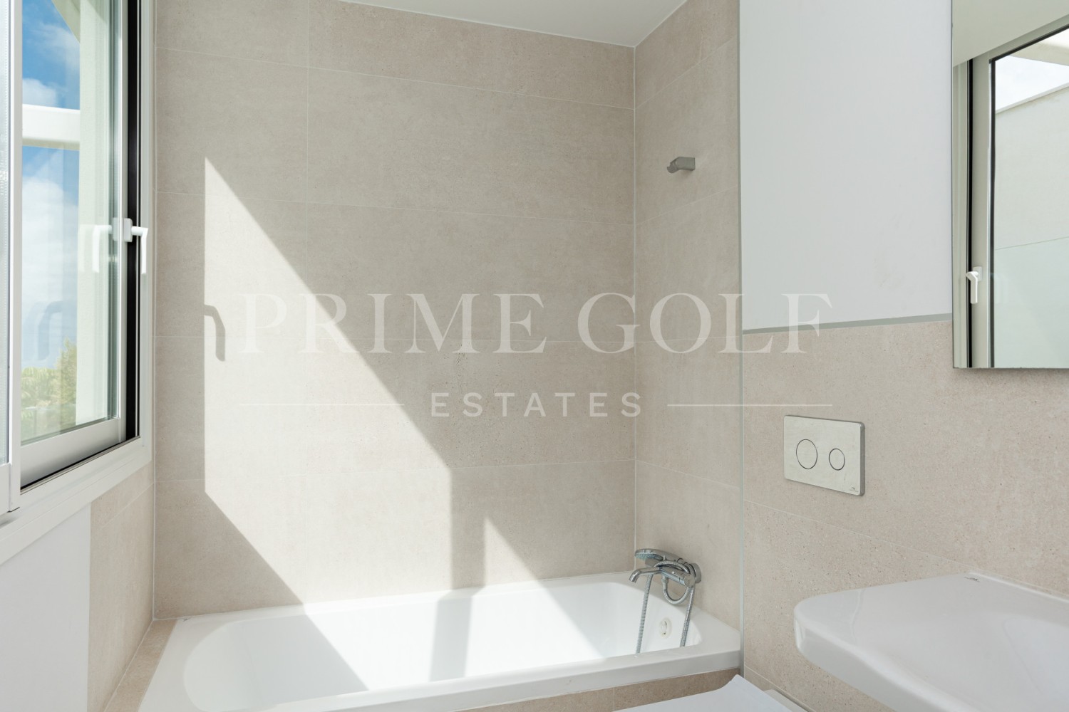 4 bed Villa For Sale in Marbella, Malaga - thumb 26