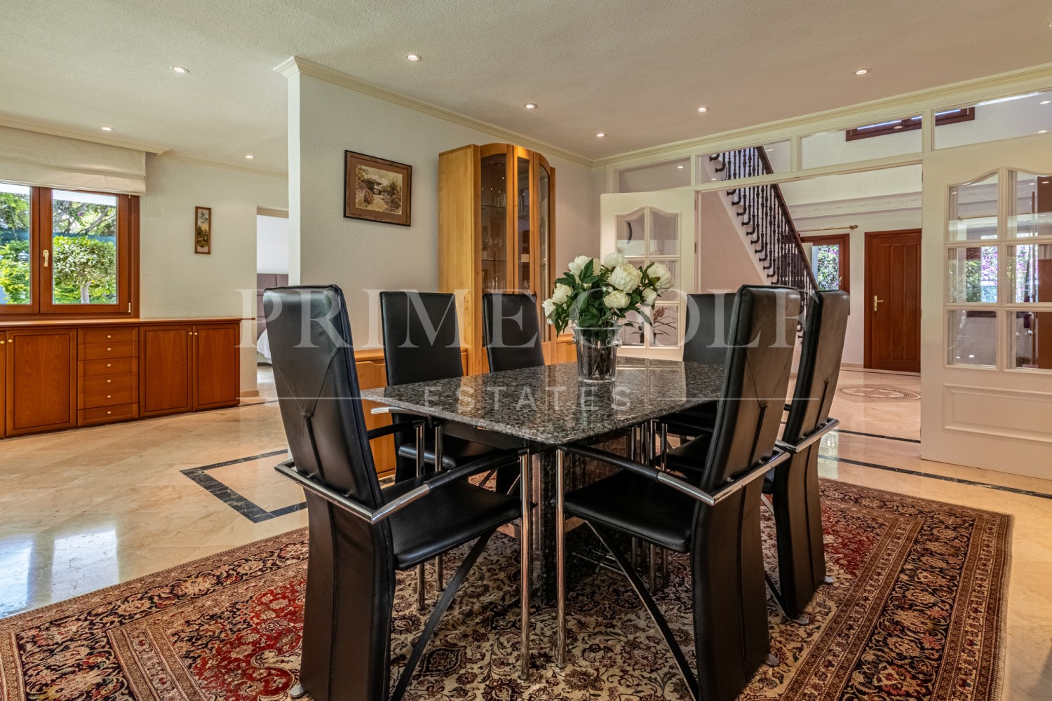 5 bed Chalet For Sale in Estepona, Malaga - thumb 8
