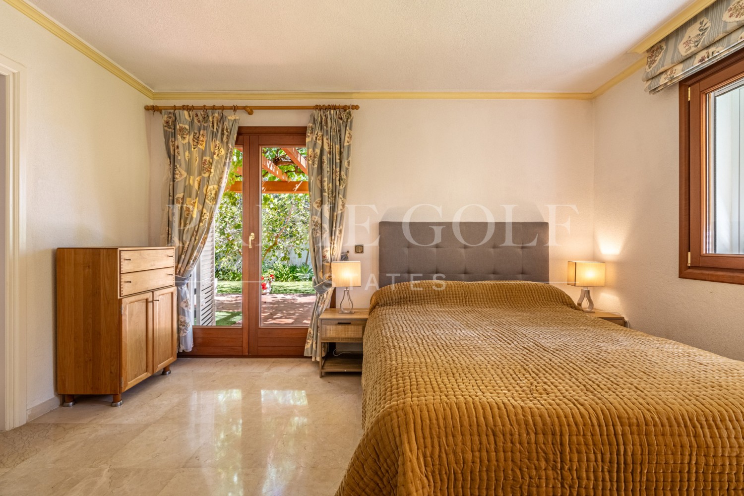 5 bed Chalet For Sale in Estepona, Malaga - thumb 17