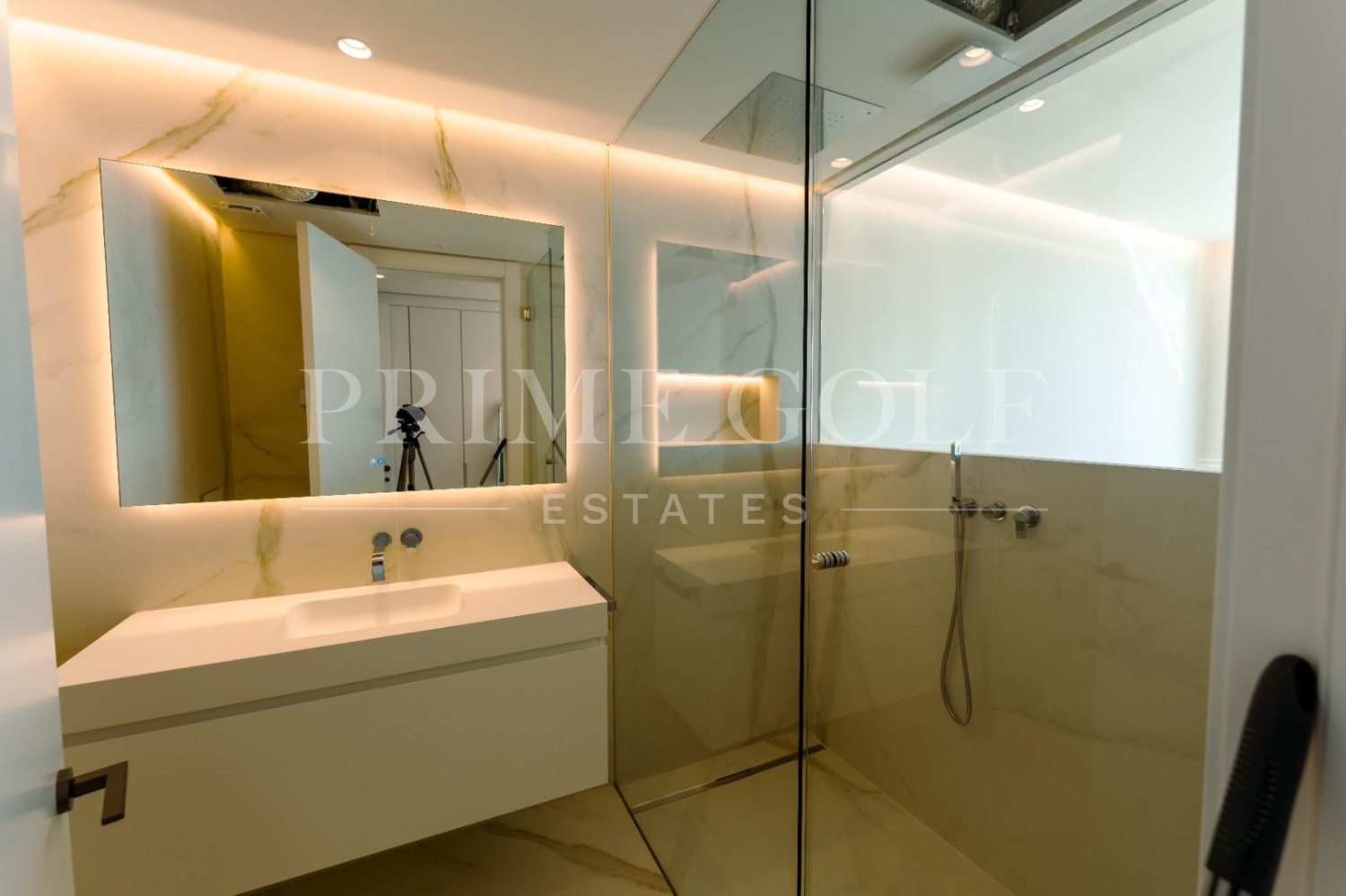 4 bed Penthouse For Sale in Ojen, Malaga - thumb 10