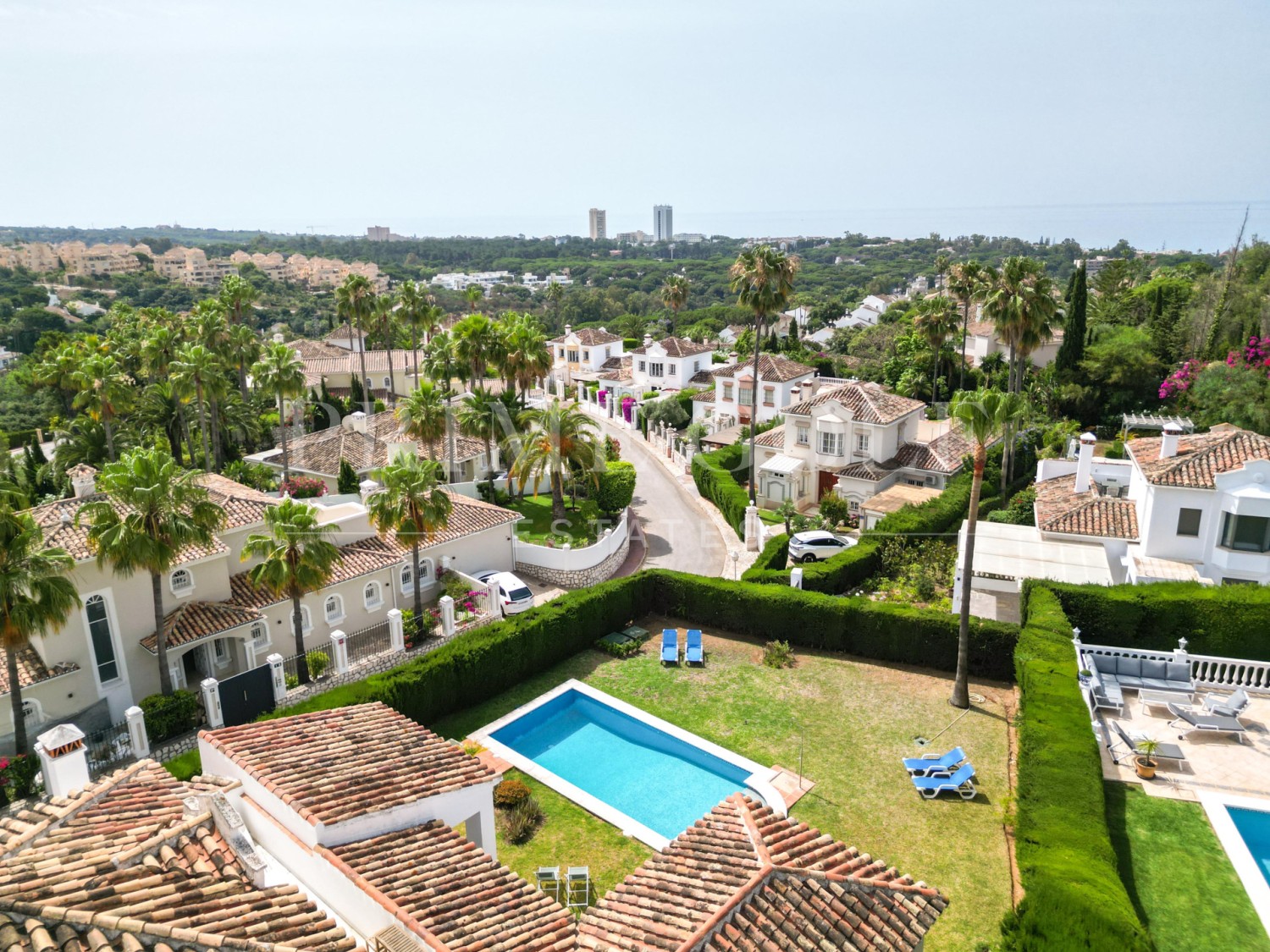 4 bed Villa For Sale in Marbella East, Malaga - thumb 2