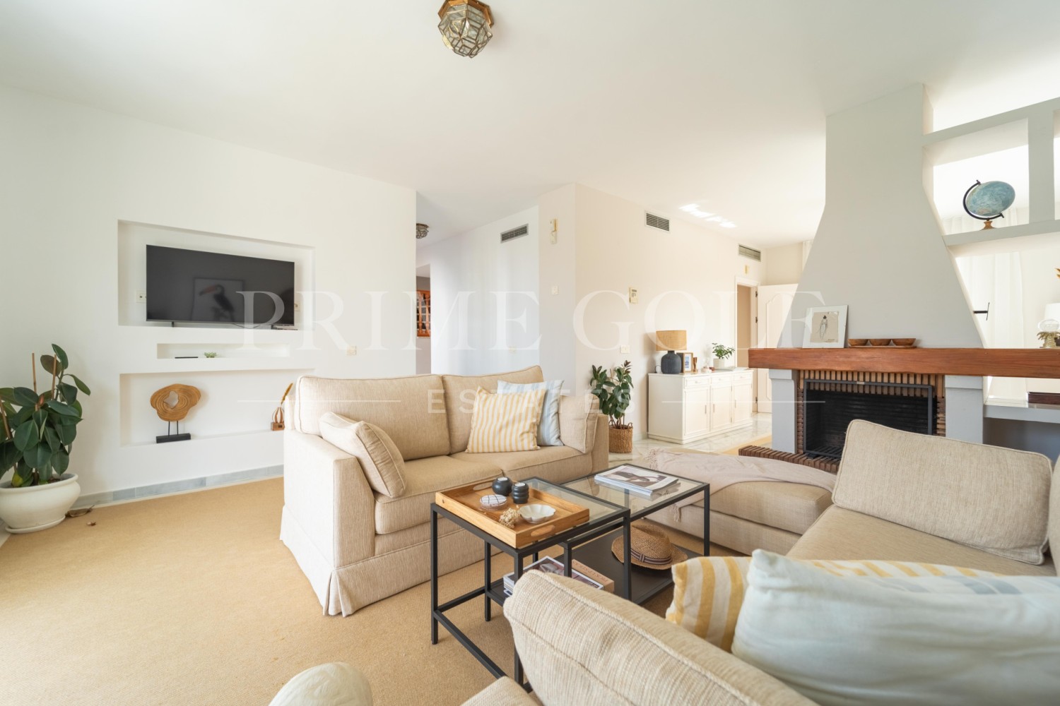 4 bed Villa For Sale in Marbella East, Malaga - thumb 10