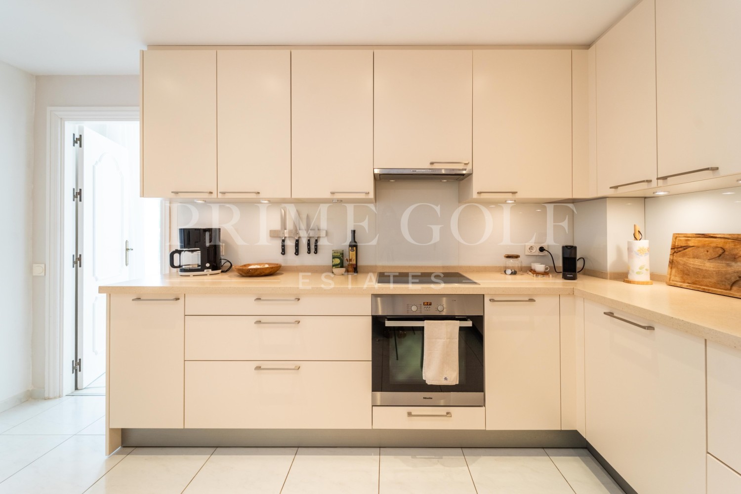 4 bed Villa For Sale in Marbella East, Malaga - thumb 24