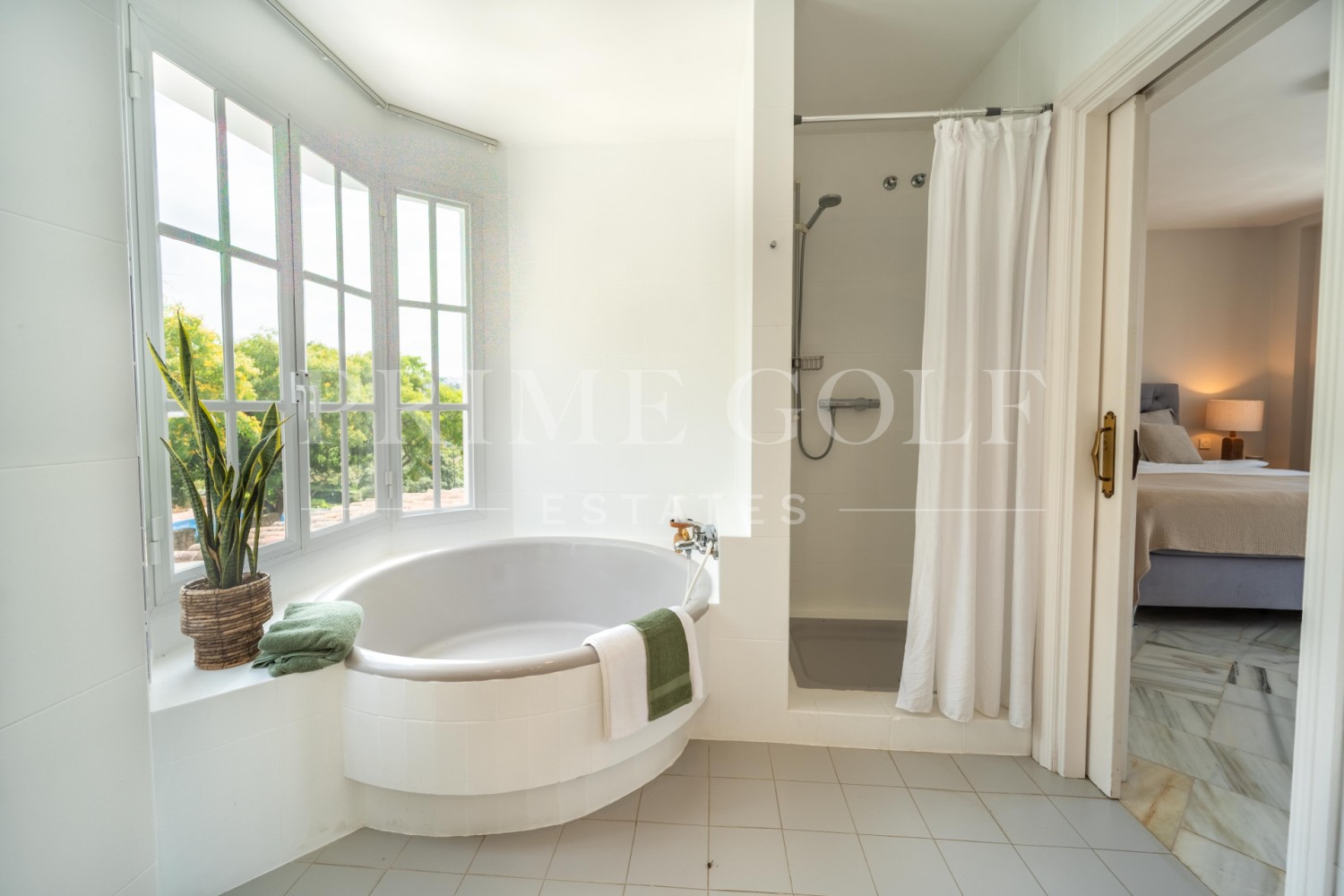 4 bed Villa For Sale in Marbella East, Malaga - thumb 31