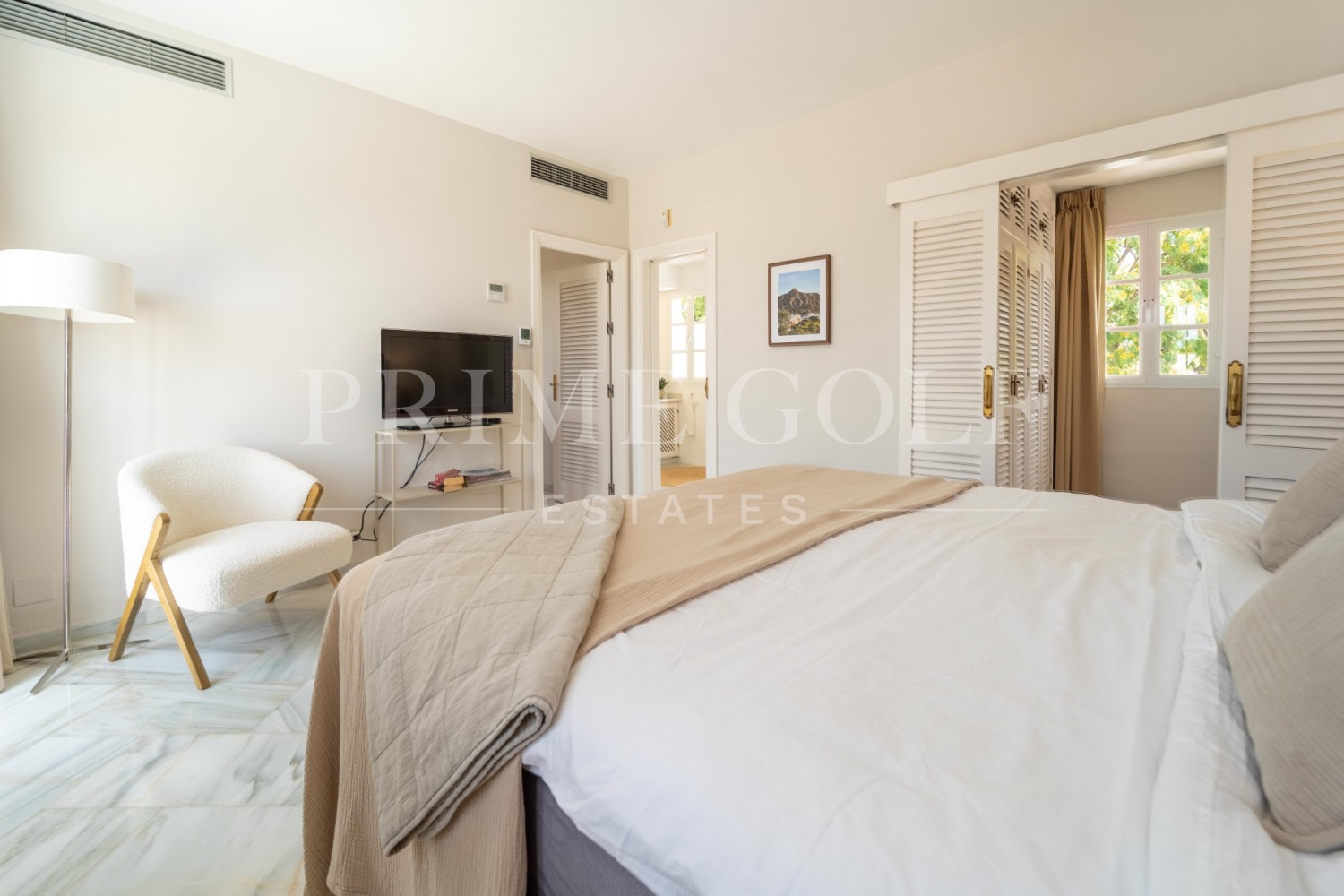 4 bed Villa For Sale in Marbella East, Malaga - thumb 33