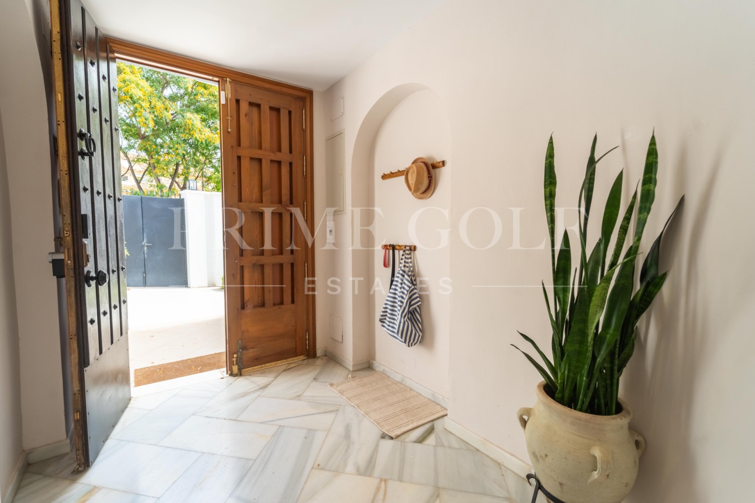 4 bed Villa For Sale in Marbella East, Malaga - thumb 39