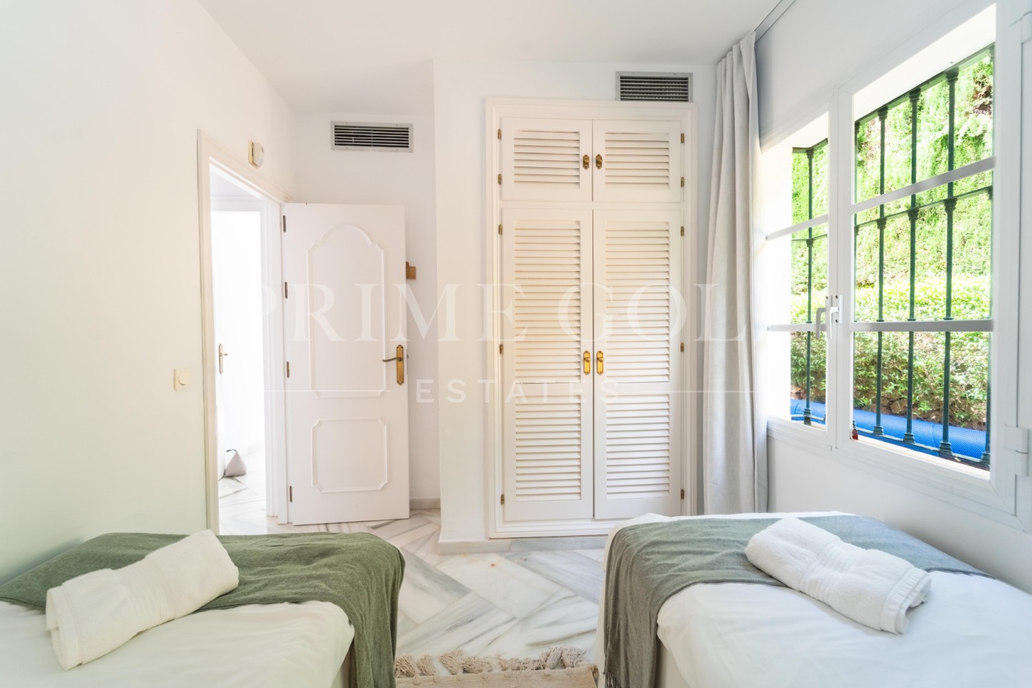 4 bed Villa For Sale in Marbella East, Malaga - thumb 46