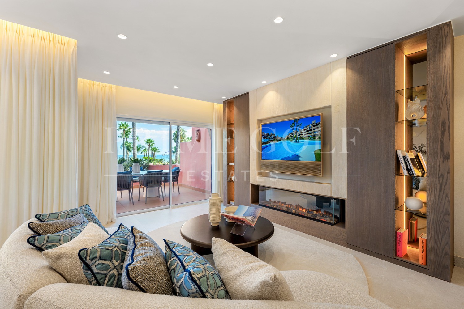 3 bed Apartment For Sale in Estepona, Malaga - thumb 2