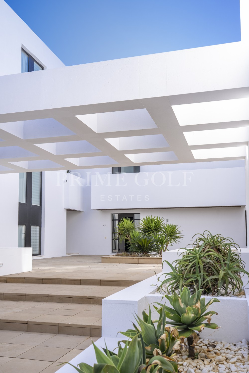 4 bed Villa For Sale in Sotogrande, Cadiz - thumb 1